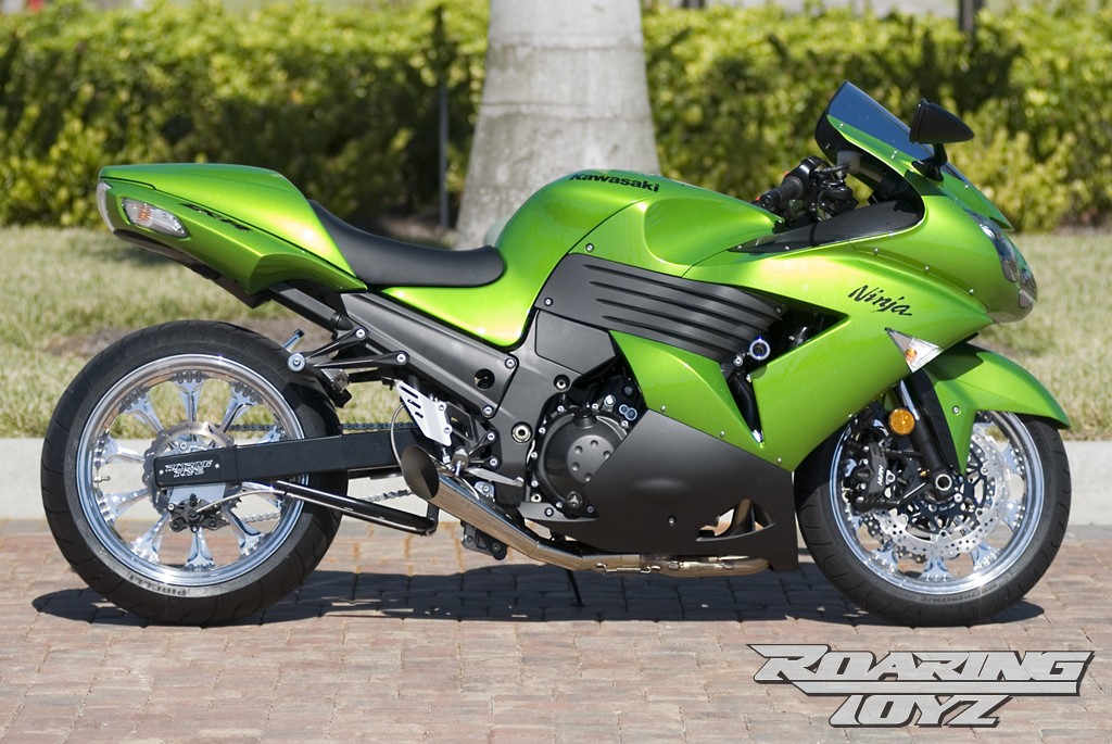 Kawasaki ZX14 with 240 Swingarm Kit in Factory Green | Roaring Toyz