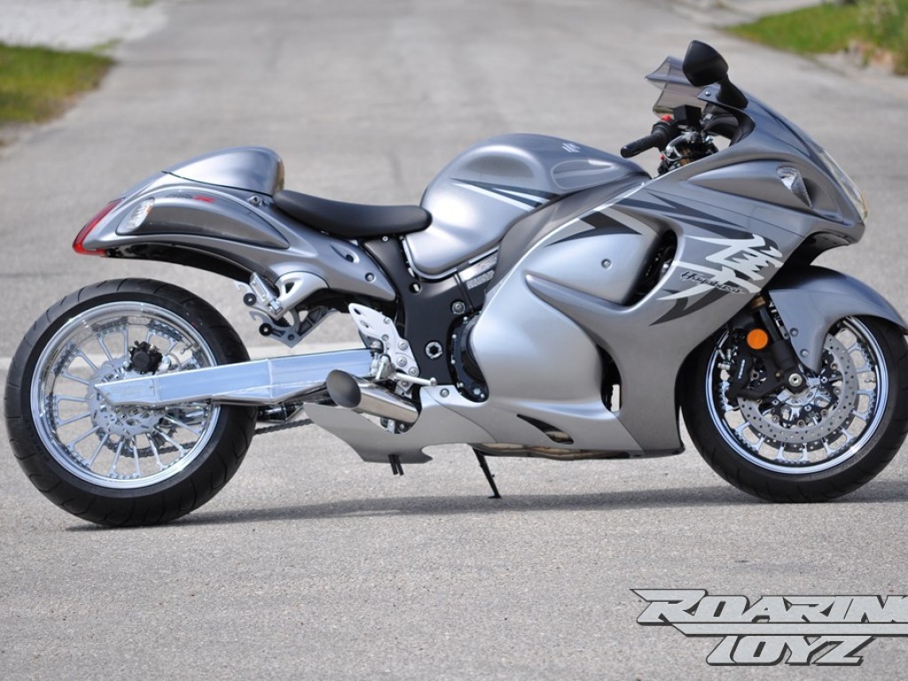 Pearl White/Metallic Sonic Silver Busa with 240 Signature Series Swingarm