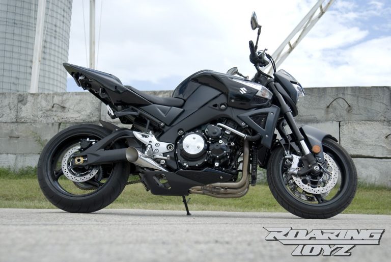 Suzuki-b-king-black_0163 | Roaring Toyz