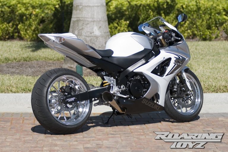 suzukigsxr1000240widetirewhitesilver_0171 Roaring Toyz